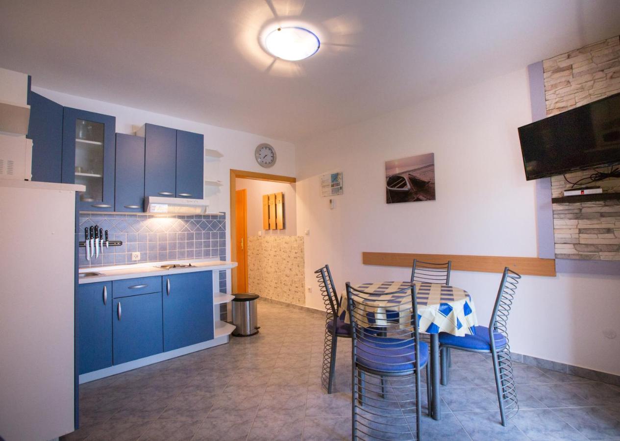 Apartment mit Balkon