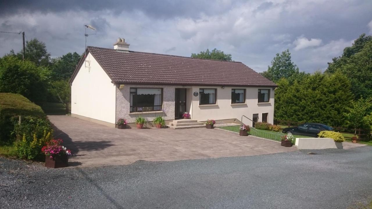 B&B Ballinamore - Lakeview House - Bed and Breakfast Ballinamore