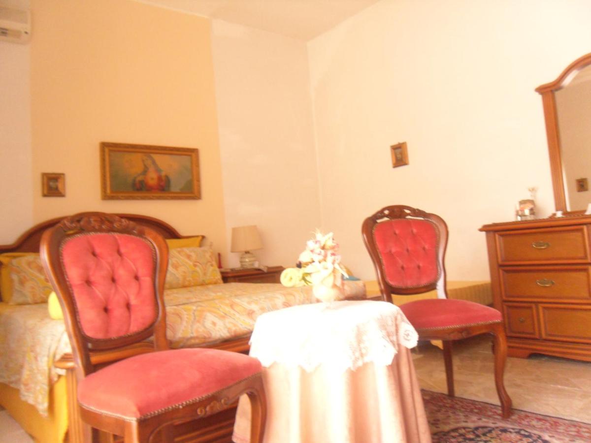 B&B Milis - B&B Homme Blanche - Bed and Breakfast Milis