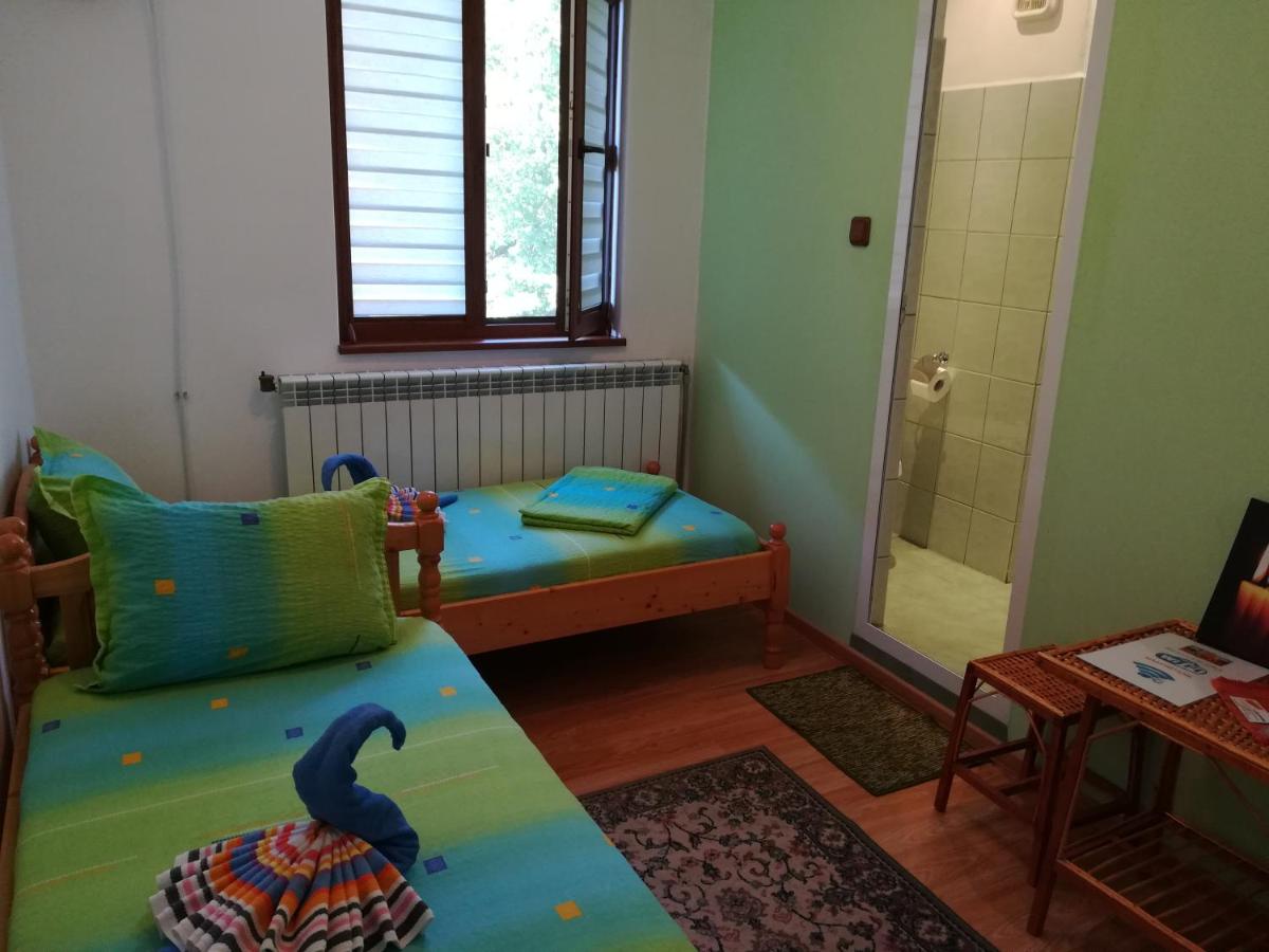 Dreibettzimmer mit Balkon