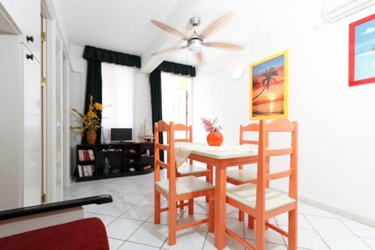 Holiday ApartHotel