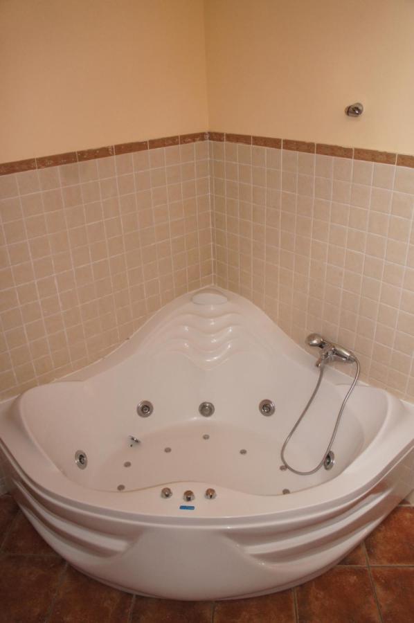 Deluxe Doppel-/Zweibettzimmer mit Whirlpool