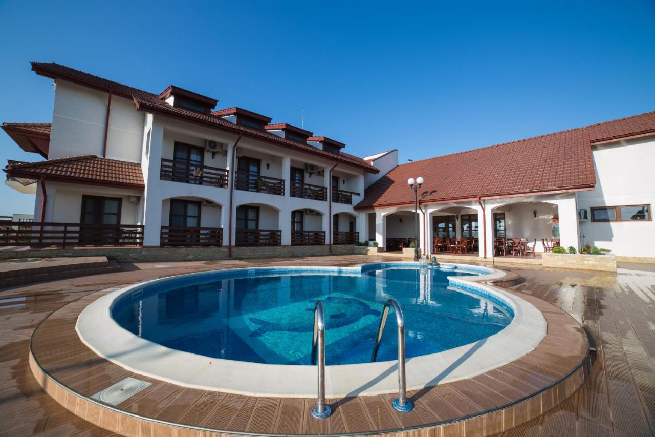 Pensiunea Coralia - B&B