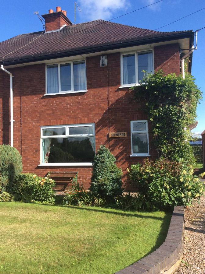Glenbrae House 3 bedrooms near Nantwich with countryside views on private driveway - Chambres d'hôtes Nantwich