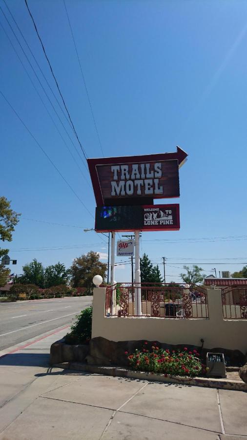 Trails Motel - B&B
