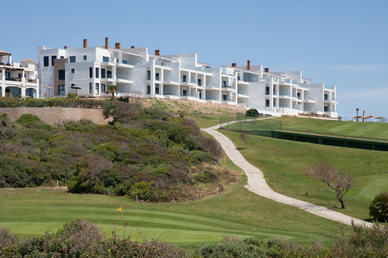 Luxury Apartment Sea, Golf and Gibraltar View, Alcaidesa The Links, Ap 102 - B&B