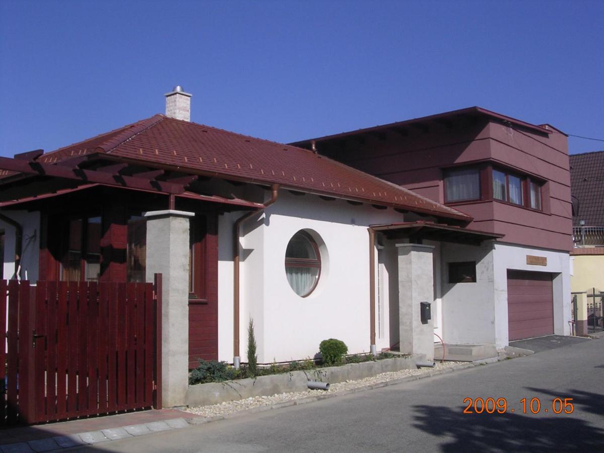 Besenyei Apartman - B&B Sárvár