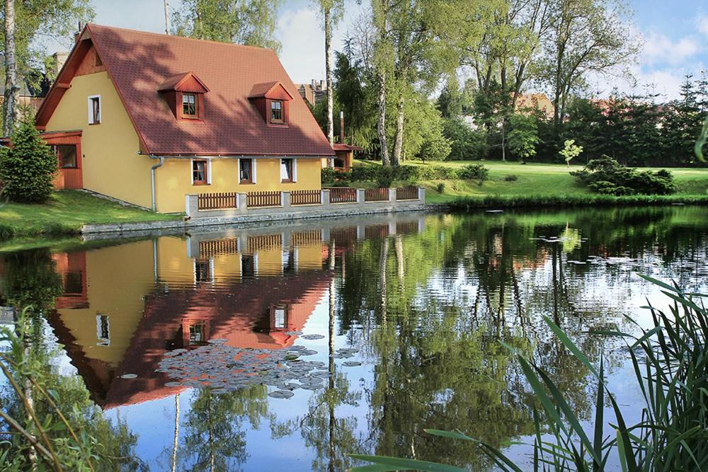 Chalupa U rybníčku - Bed and Breakfast Krásná Lípa