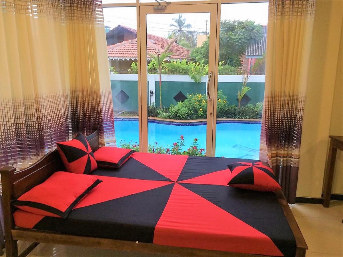 Ground Floor Apartment with Pool View 
