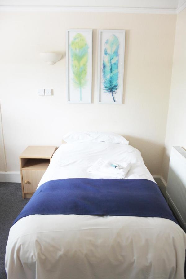 Single Room with Shared Bathroom