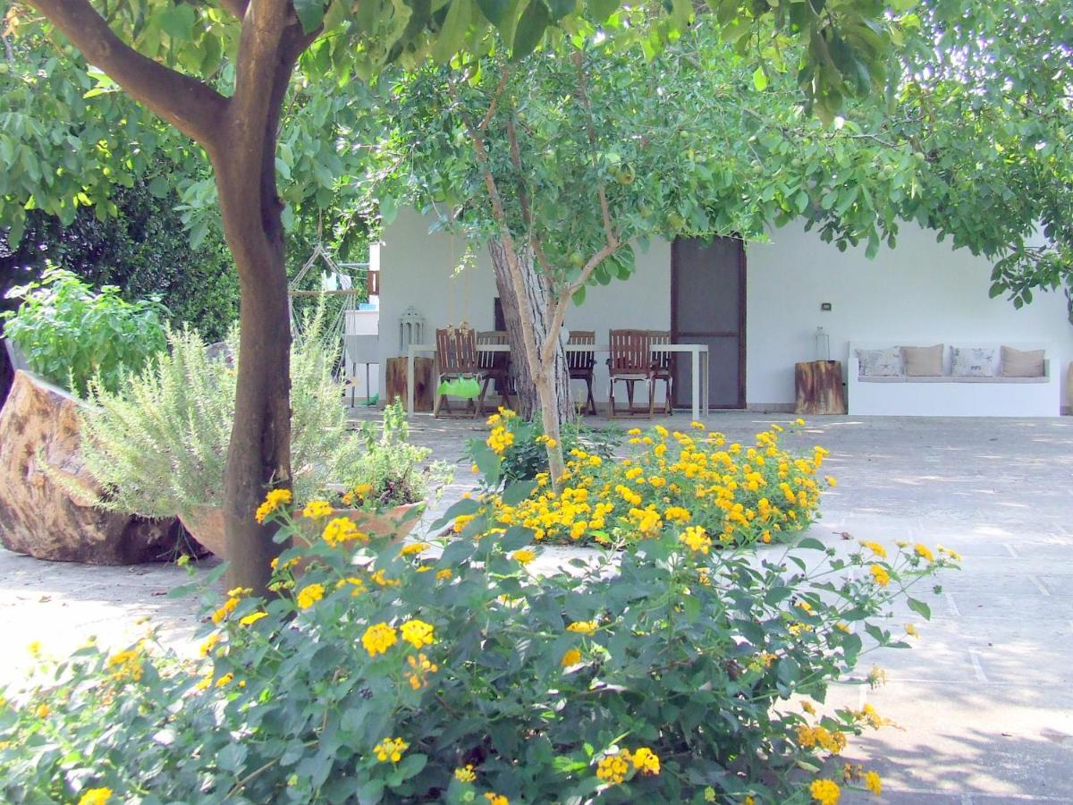 Villetta Le More - con Grande Giardino nel Cuore del Salento - Chambres d'hôtes Ruffano
