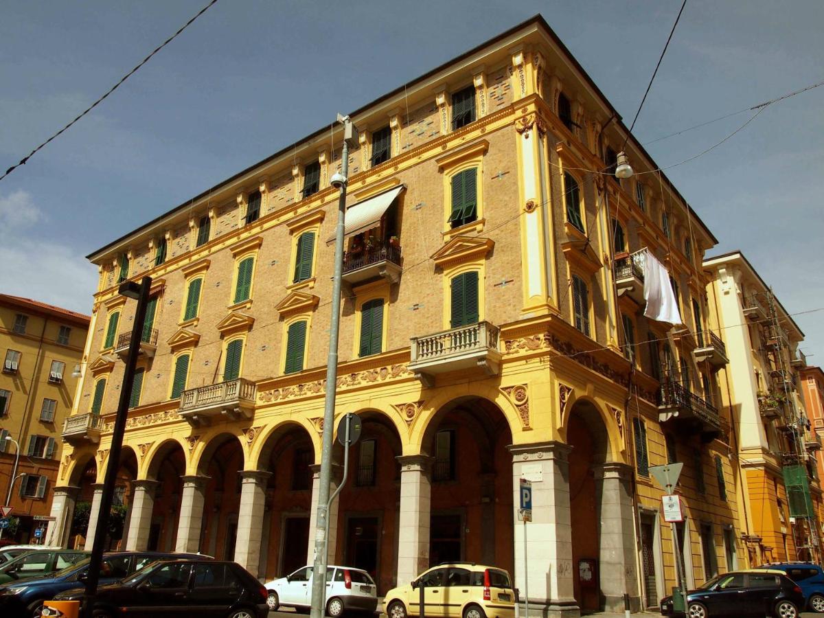 IL PORTICO - La Spezia to go 5Terre - B&B La Spezia