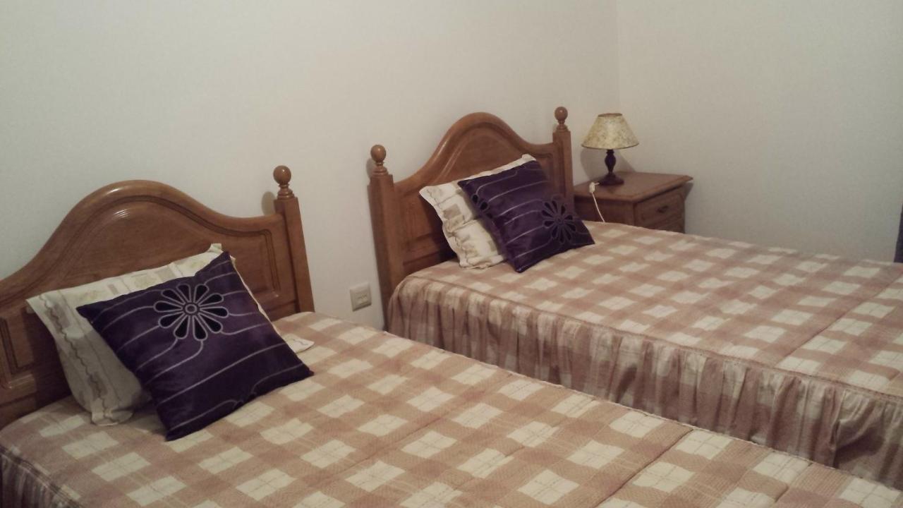 Camera Matrimoniale con Bagno in Comune 