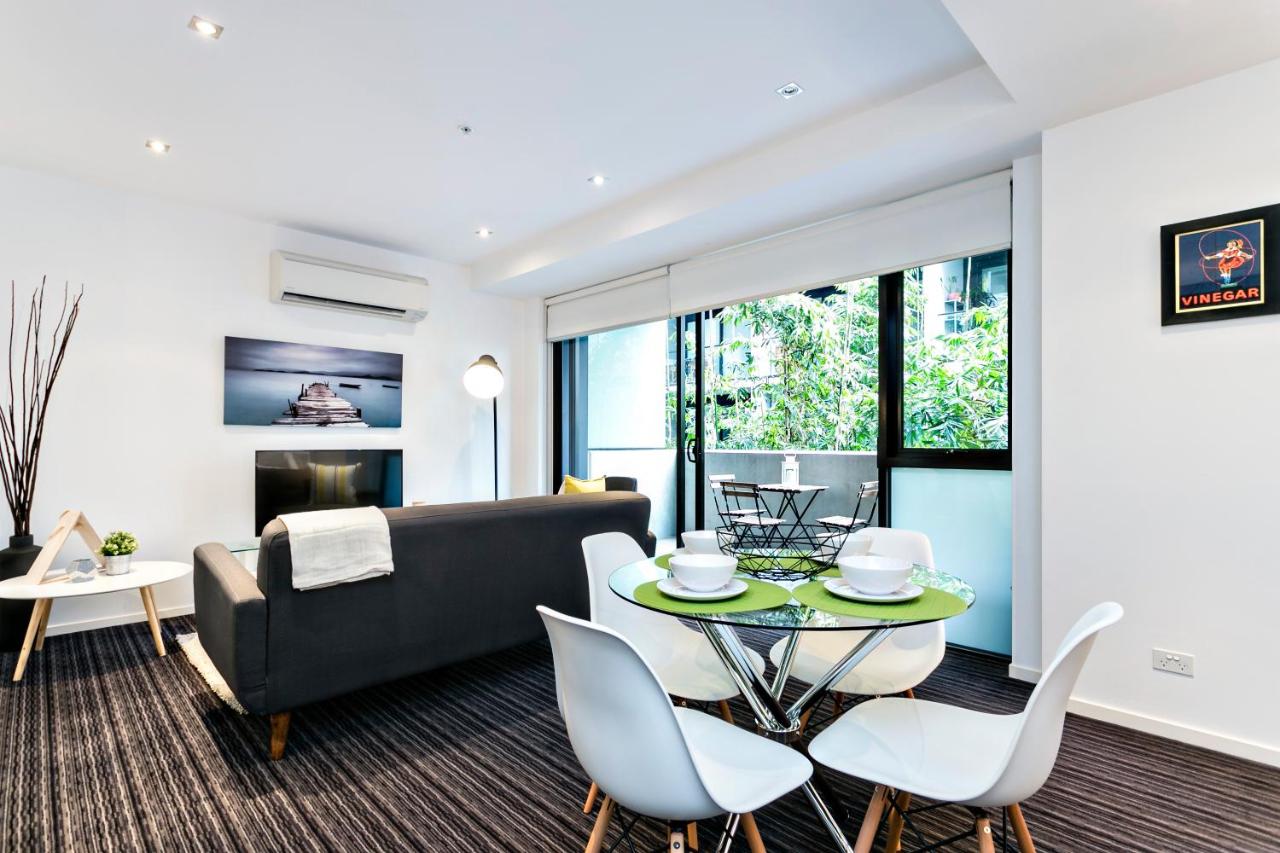 2 Bedroom 1 Bathroom Apartment on level 3 with Parking