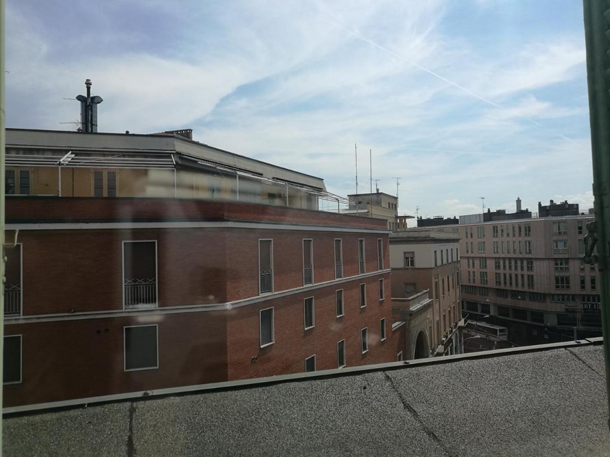 Residenza Piazza Dei Martiri 8 - B&B