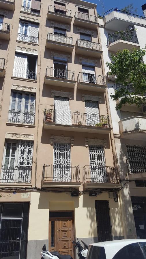 Domus Valencia Apartamentos Loft zona Pechina - Bed and Breakfast