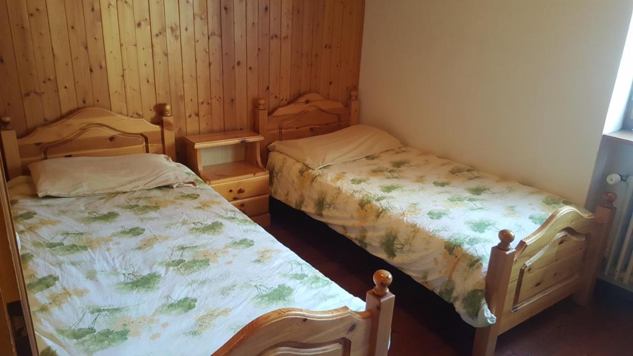 Twin Room with Shared Bathroom