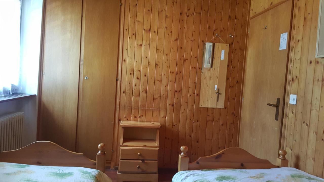 Twin Room with Shared Bathroom