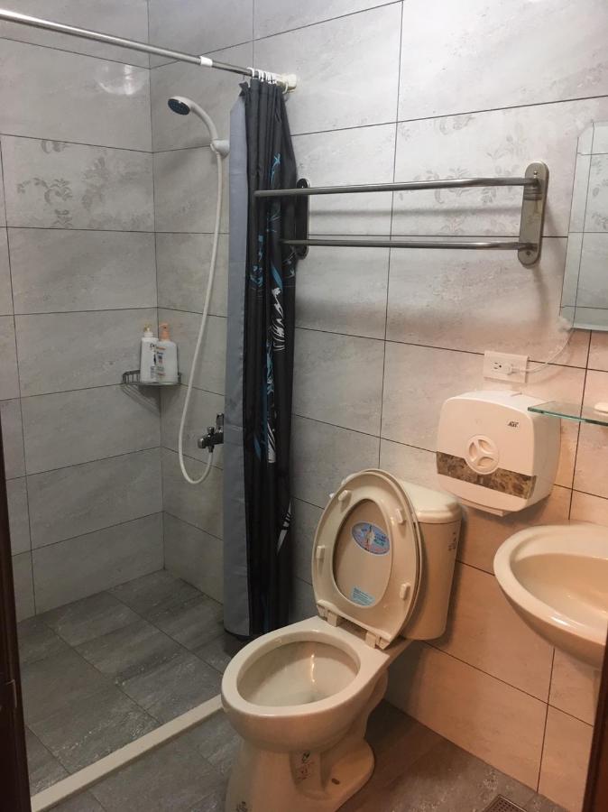 Double Room with Private Bathroom - No window