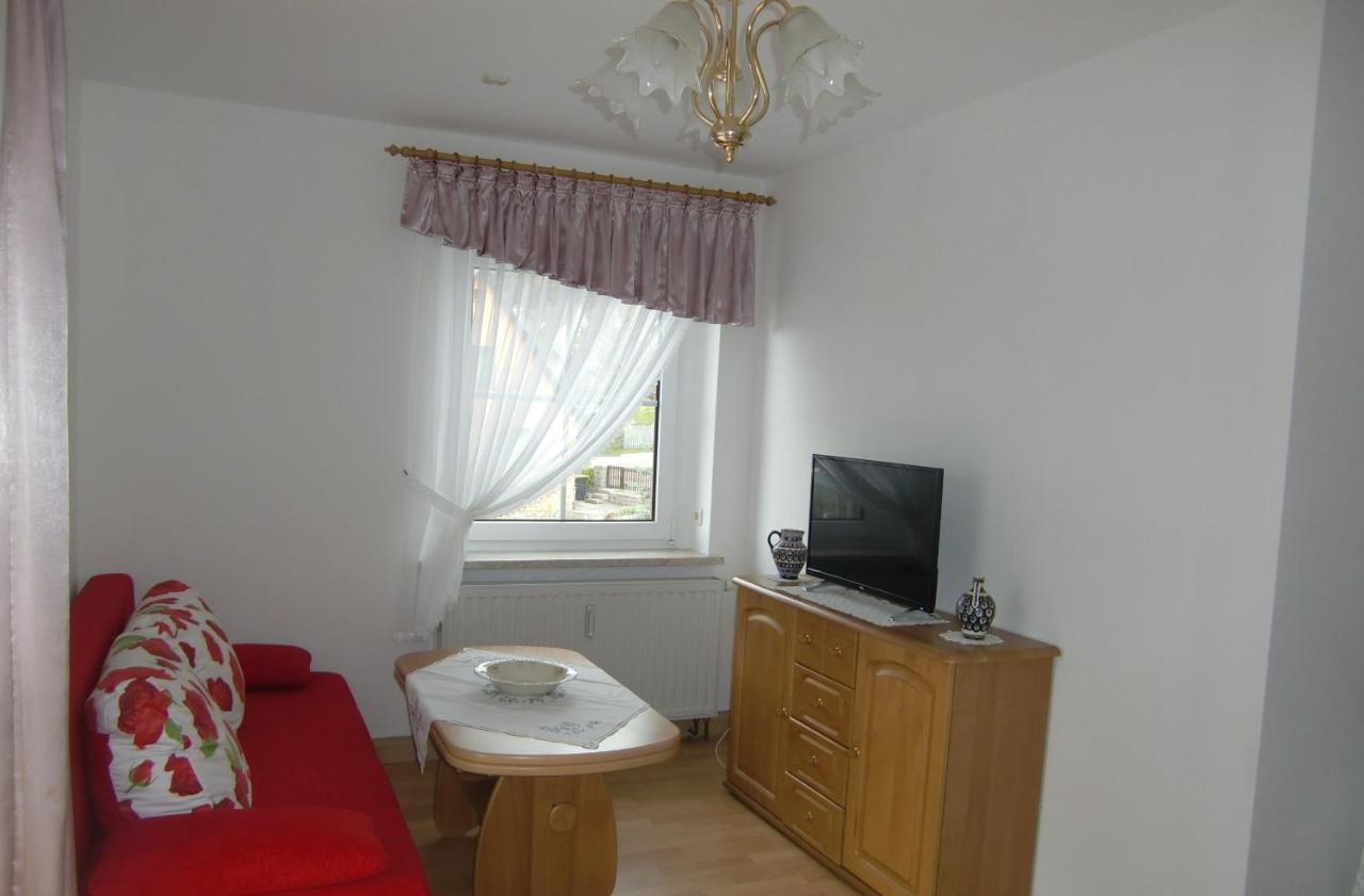 Habitación Doble Estándar con baño compartido y balcón