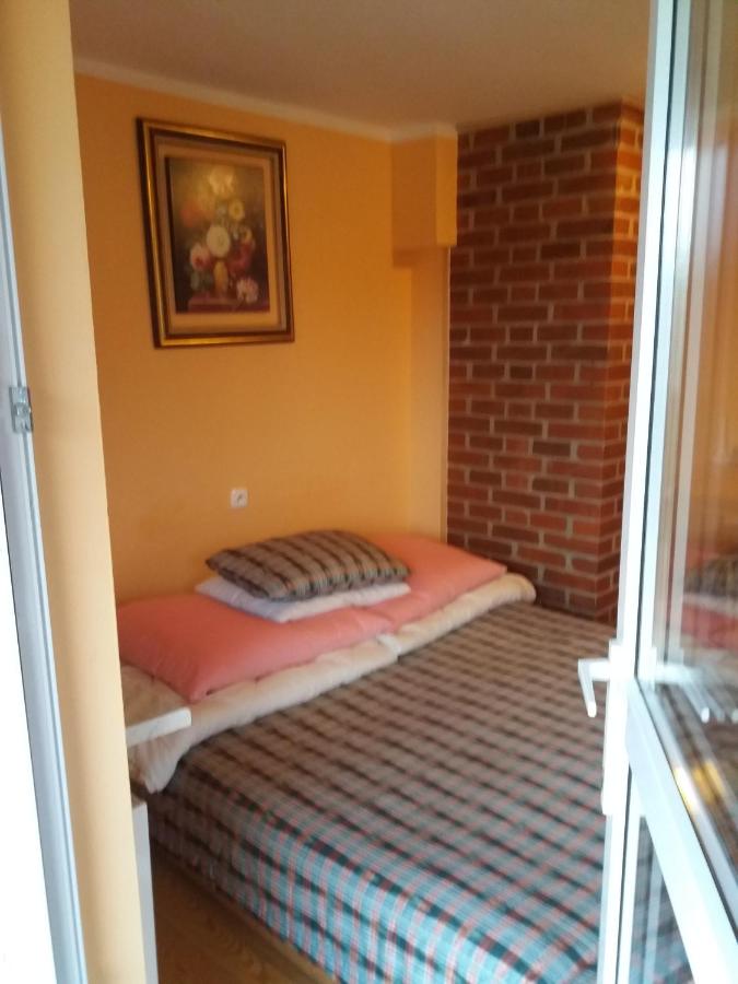 Camera Matrimoniale con Vista Giardino