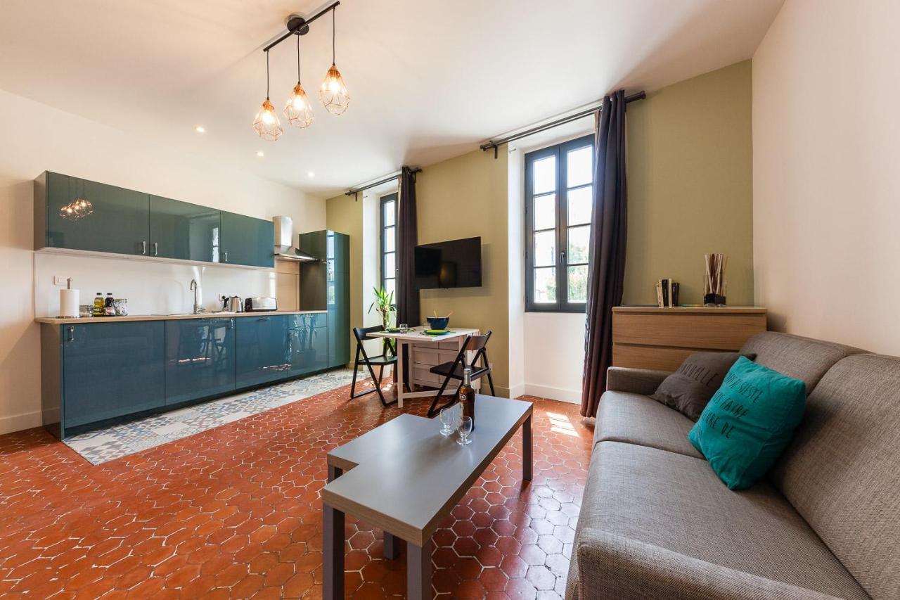 B&B Marseille - Chez Nous - 7 Appartements sur le Vieux Port - Bed and Breakfast Marseille