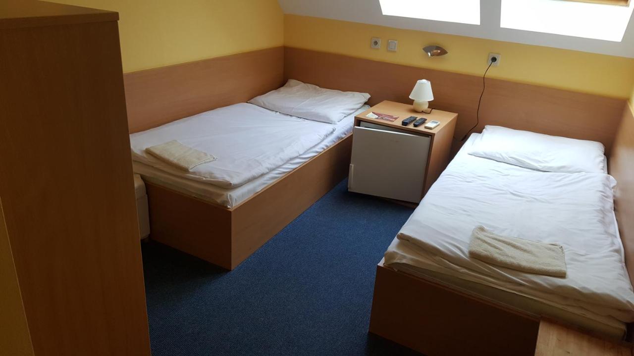 Lehár panzió - B&B