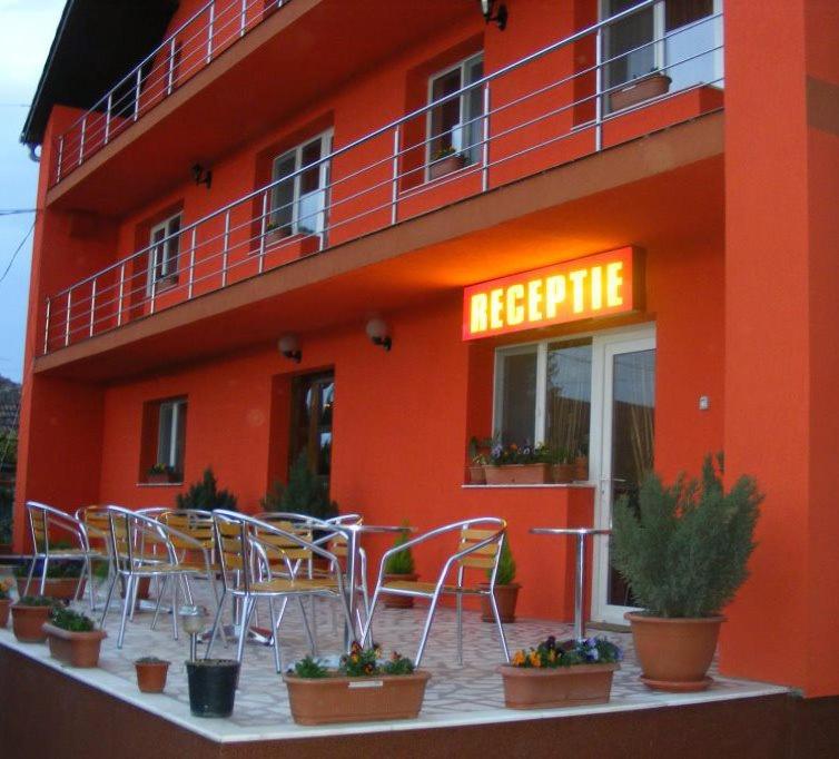 Onalisa - B&B Arad