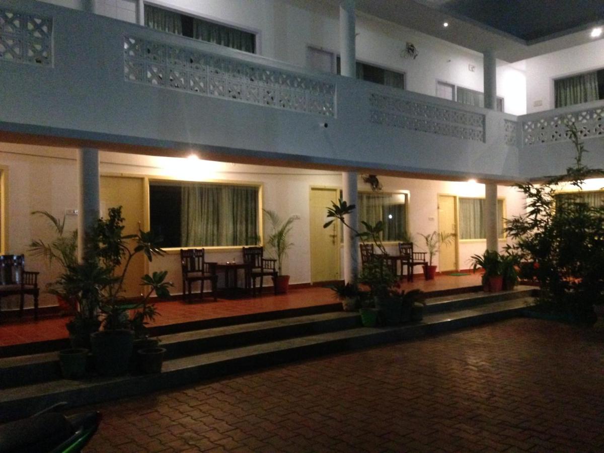 B&B Mahâballipuram - Meya Beach Walk Hotel - Bed and Breakfast Mahâballipuram