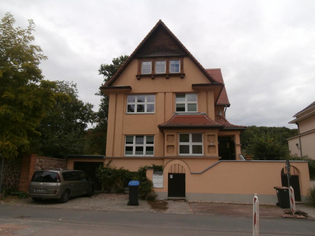 Ferienwohnung Saaleblick - B&B Halle