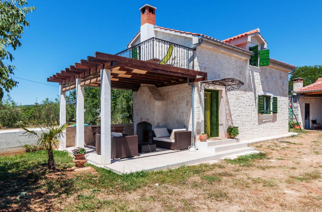Traditional Holiday Home Rita - B&B