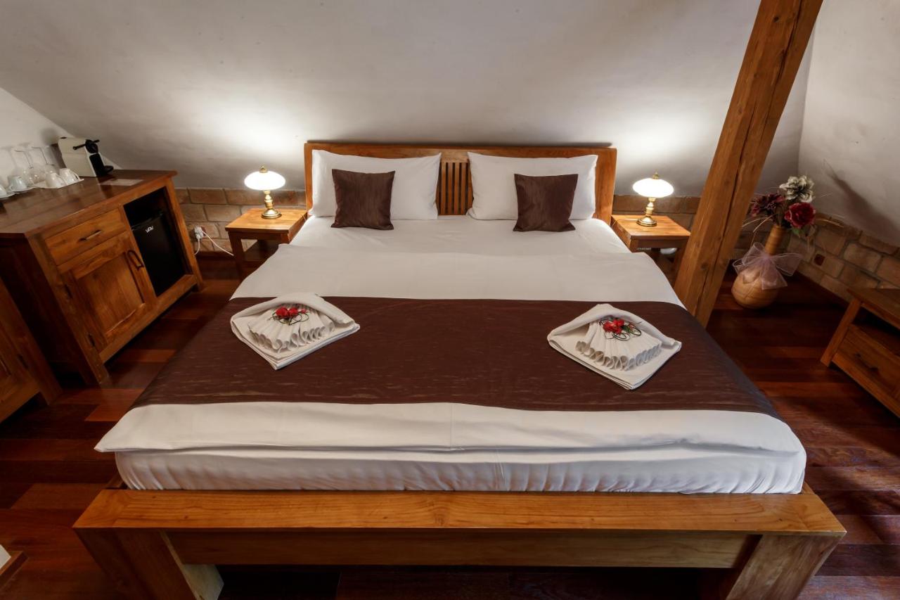 Deluxe Double Room with Bath