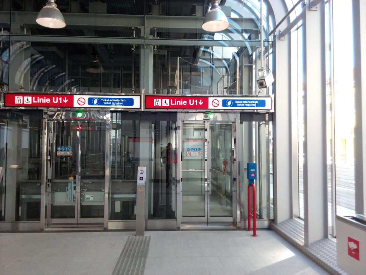 Apartment Paradies - U1 Station altes Landgut - B&B Vienna