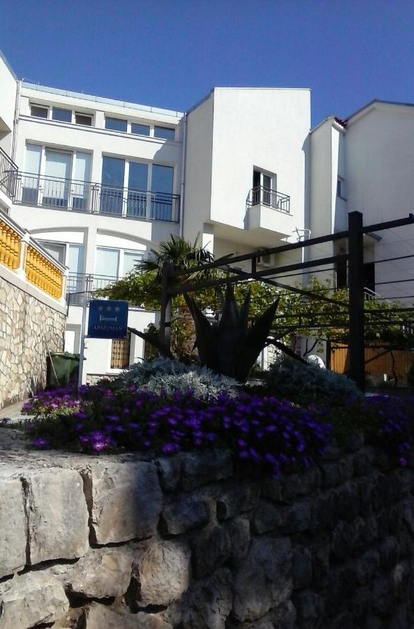Apartmani Marić - Bed and Breakfast Selce