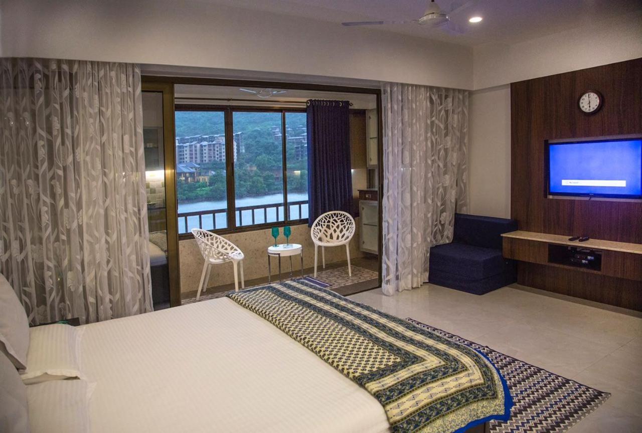 B&B Lavasa - Lavasa Luxury Lakeview Studio - Bed and Breakfast Lavasa