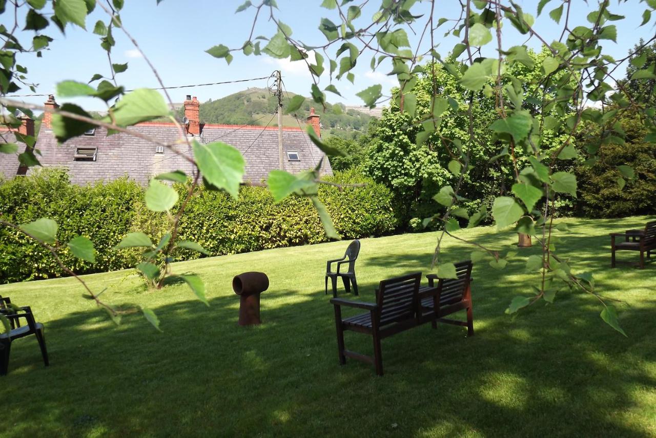 B&B Llangollen - Hillcrest Guest House - Bed and Breakfast Llangollen