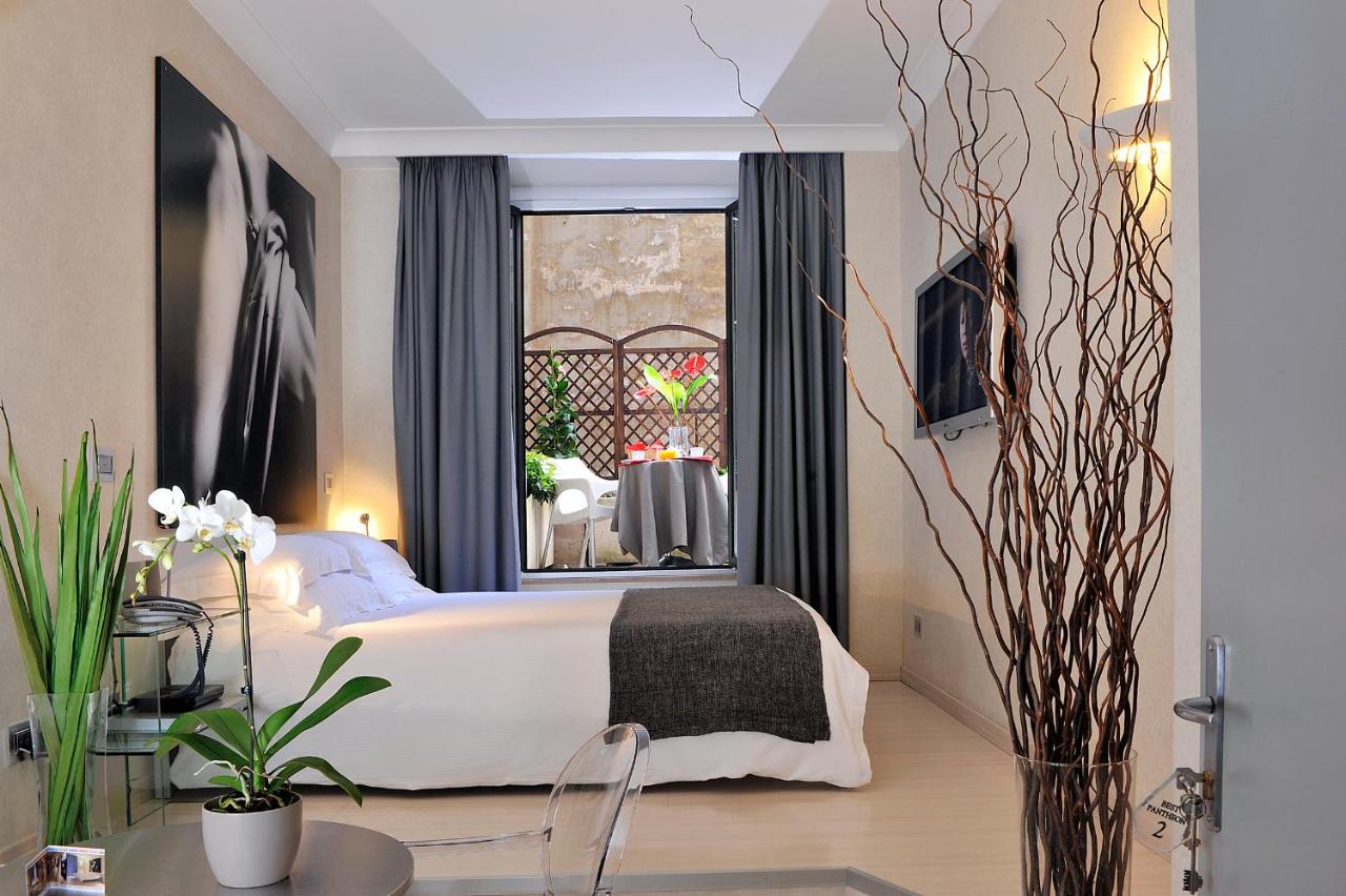 Superior Double Room with Terrace and Courtyard View