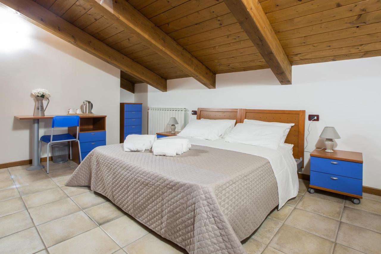 Camera Standard Matrimoniale/Doppia con Letti Singoli