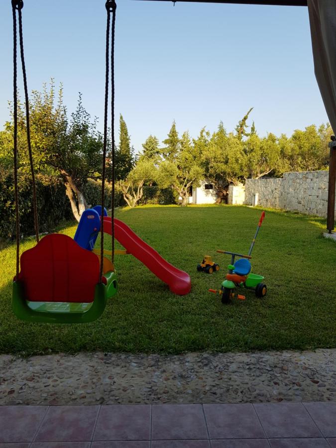 Cozy Cliff House - Ferienwohnung Néa Potídhaia