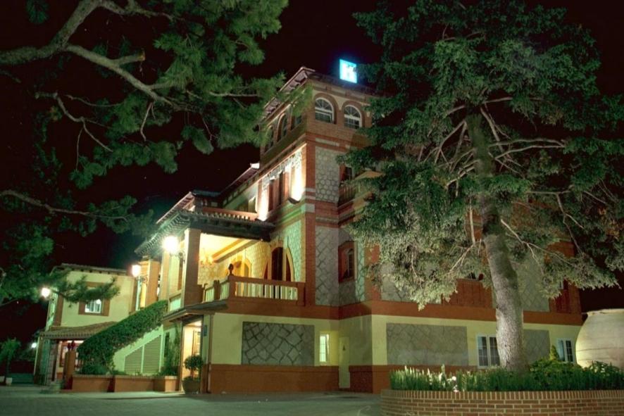 Gran Hostal El Chiscón - Ferienwohnung Colmenar Viejo