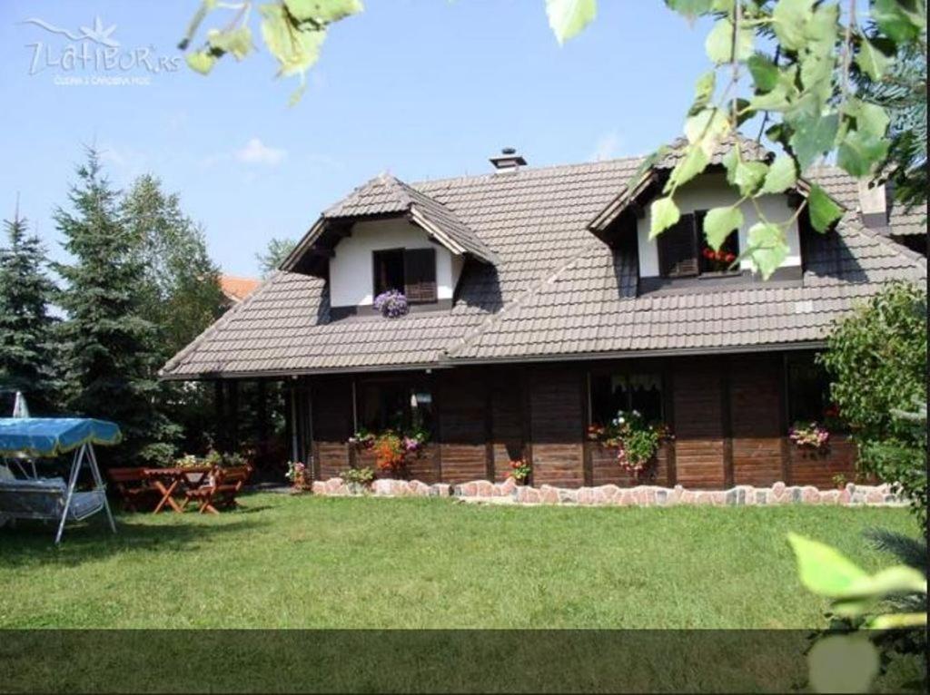 Guest House Alpska Vila - B&B