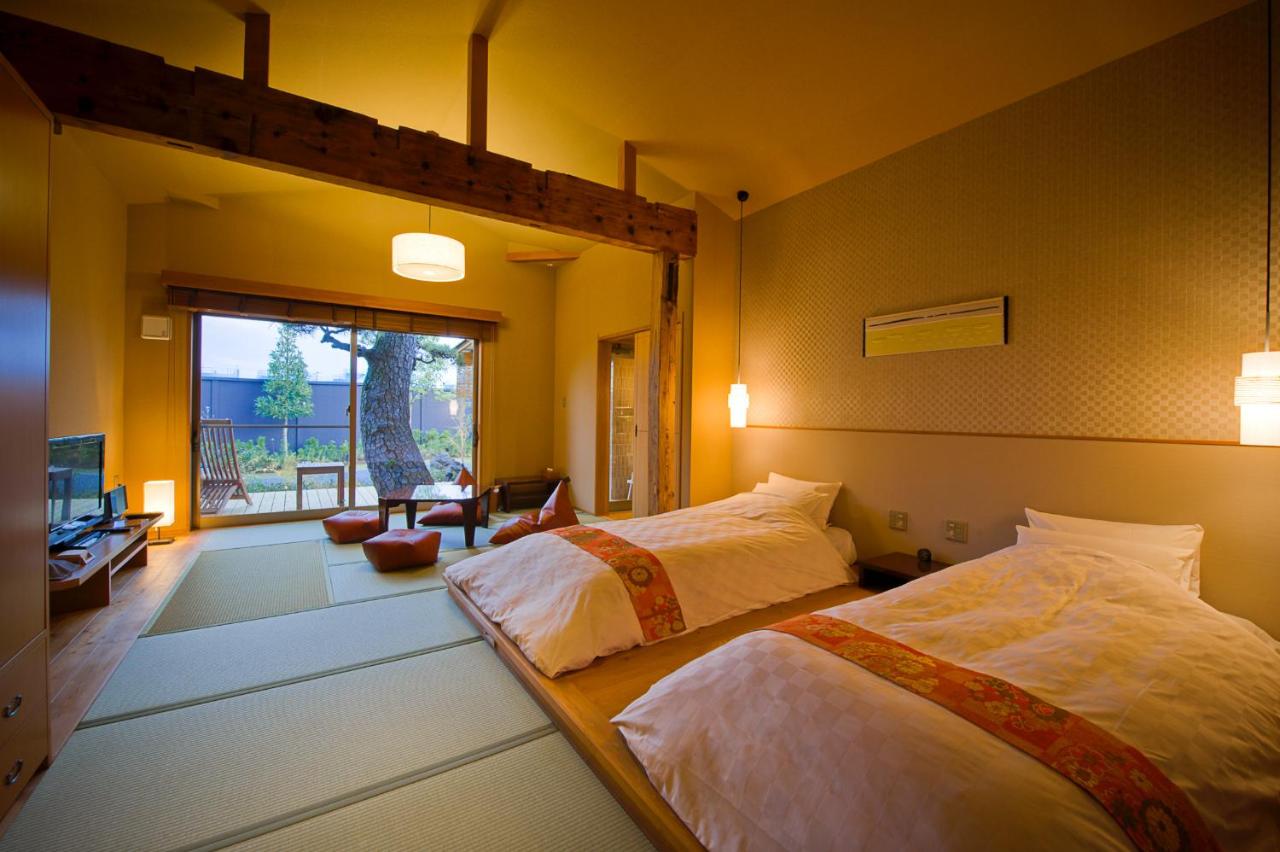 Standard Room with Tatami Area with Open-Air Bath and Garden View