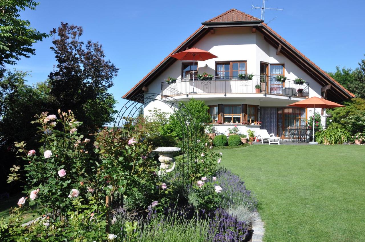 B&B Ebenweiler - Ferienwohnung im Rosengarten - Bed and Breakfast Ebenweiler