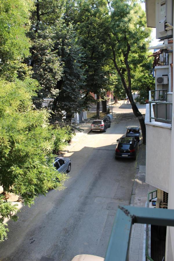 The PLovediv Button Square Apartment - Chambres d'hôtes Plovdiv