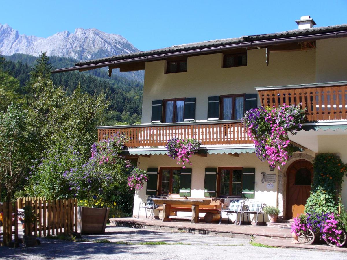 Haus Hirschpoint Ferienwohnungen - Bed and Breakfast Ramsau