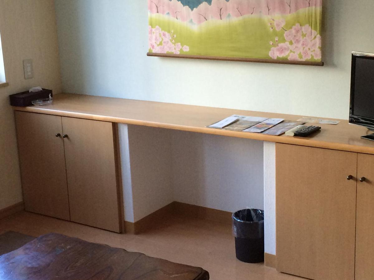 Zimmer im japanischen Stil mit Gemeinschaftsbad