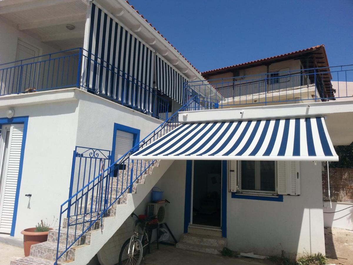 The Blue Door - B&B Lixouri