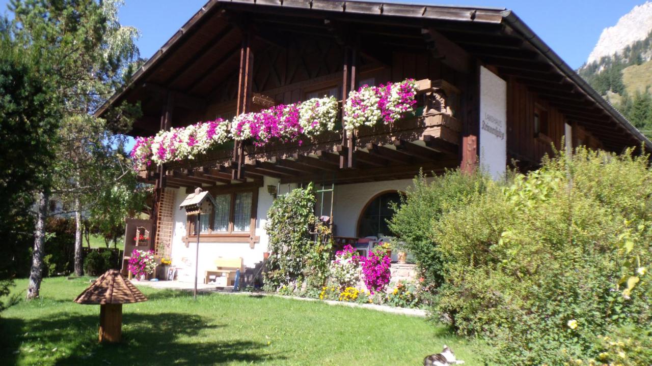 B&B Nesselwängle - Landhaus Krinnenspitze - Bed and Breakfast Nesselwängle