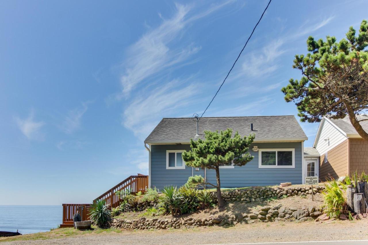 Blue Sea Oceanfront Cottage - B&B
