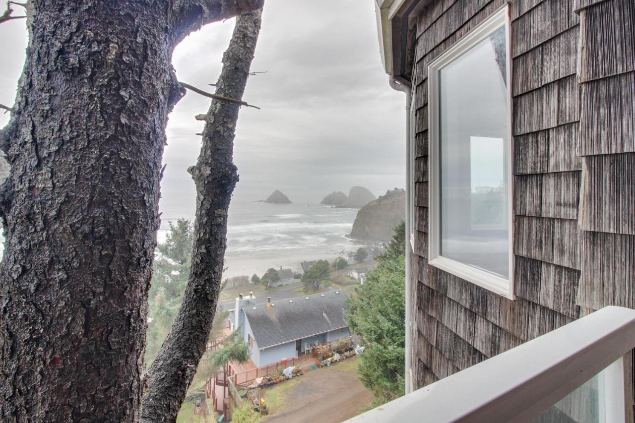 Berni's Ocean View Castle - an Oceanside Legend - B&B